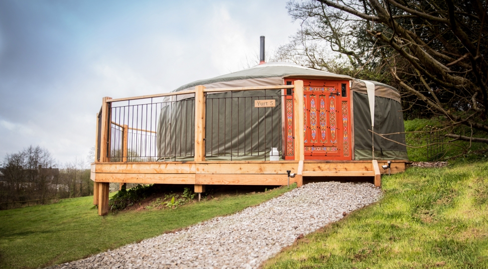 Yurt-5-brand-new-deck-at-the-Hidden-Valley-Yurts-South-Wales-site-980x540_c